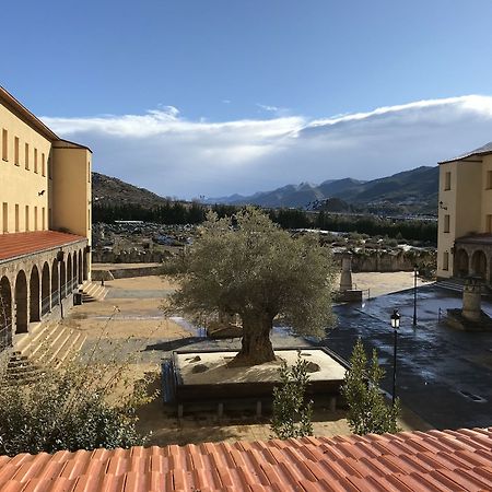 Albergue Pirenarium Sabiñánigo 外观 照片