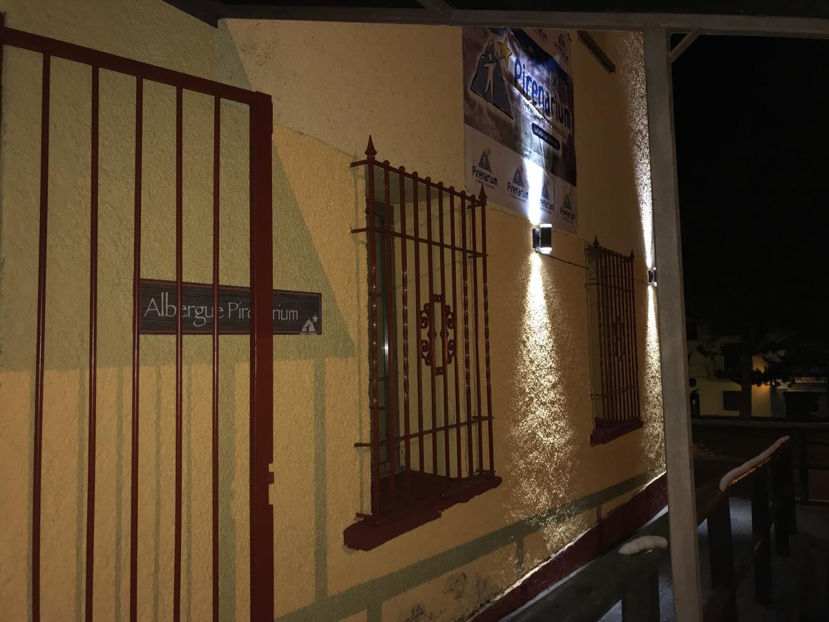 Albergue Pirenarium Sabiñánigo 外观 照片