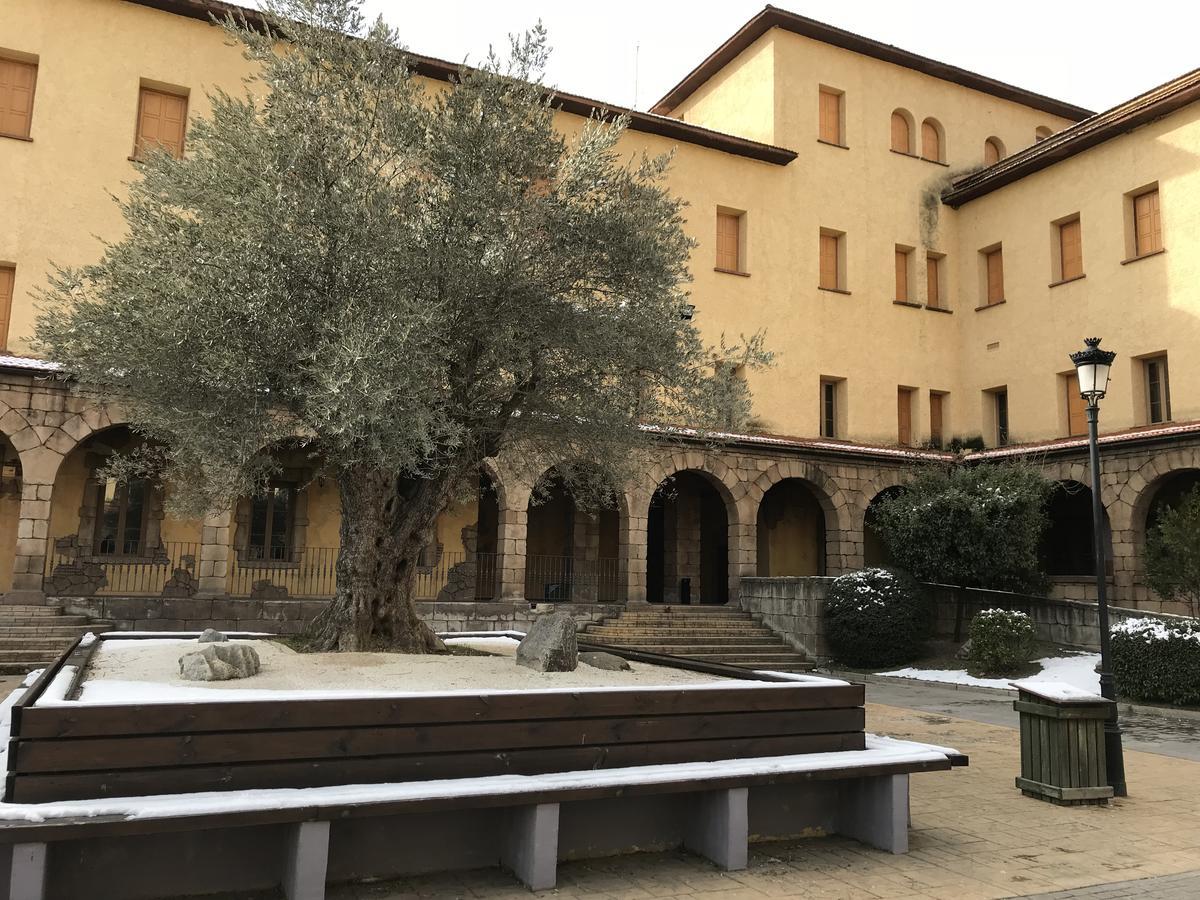 Albergue Pirenarium Sabiñánigo 外观 照片